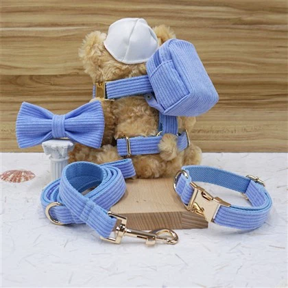 Гарні набори нашийників і повідків для собак